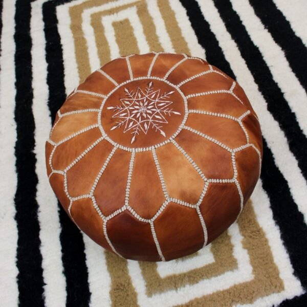 Pouf Marocain en Cuir Naturel – Fait Main à Marrakech – Marron – Décoration Authentique - Image 4