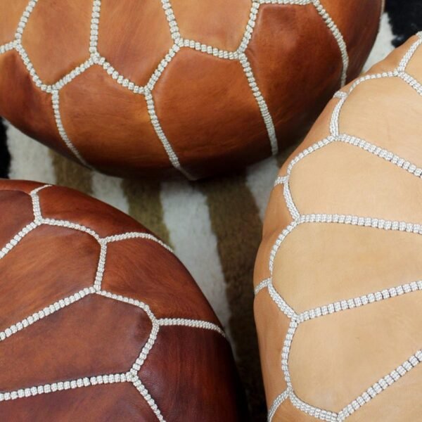 Pouf Marocain en Cuir Naturel – Fait Main à Marrakech – Marron – Décoration Authentique - Image 2